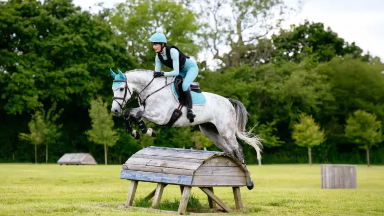 LeMieux Suede Close Contact Square SS25