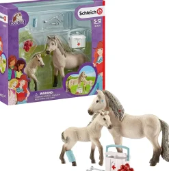 Schleich Horse Club Hannah’s First-Aid Kit Play Set
